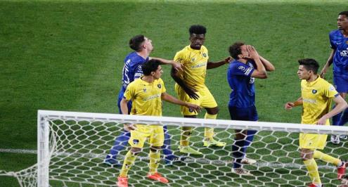 تقرير.. في 72 ساعة.. التعاون يأكل ما تبقى من كتف الهلال الجريح